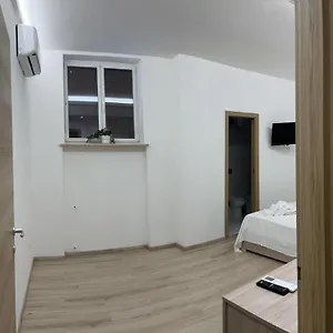 Apt. N. 1 Milano