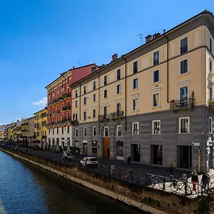 Al Mercato Sui Navigli Milano