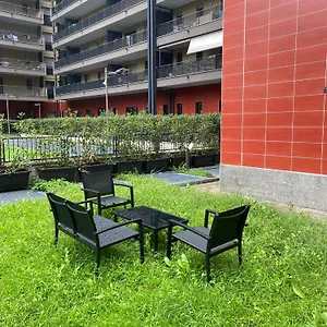 Cos54 - Exclusive With Garden In Milano